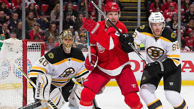 Bruins-Red-Wings-Reginek.jpg